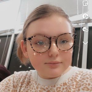 Meet your Posher, Ellie